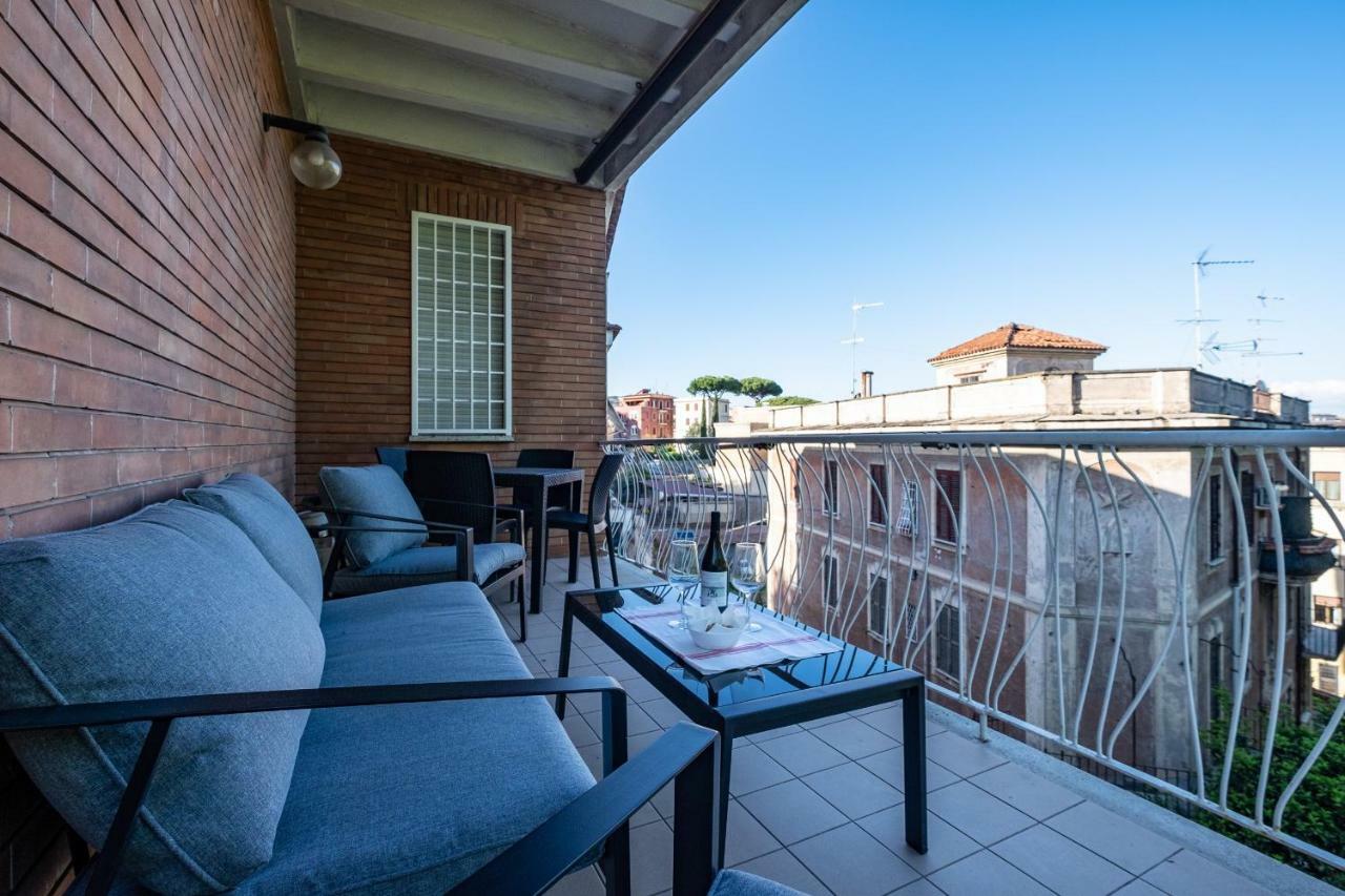 Your Trastevere Balcony Apartment Rome